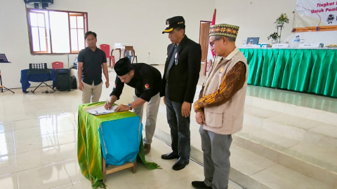 Penandatanganan Ikrar