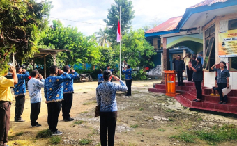 Suasana Upacara bendara Peringatan Harkitnas ke-117 Tahun 2025 di Halaman Kantor Bawaslu Kabupaten Sumba Tengah (20/5/2025)
